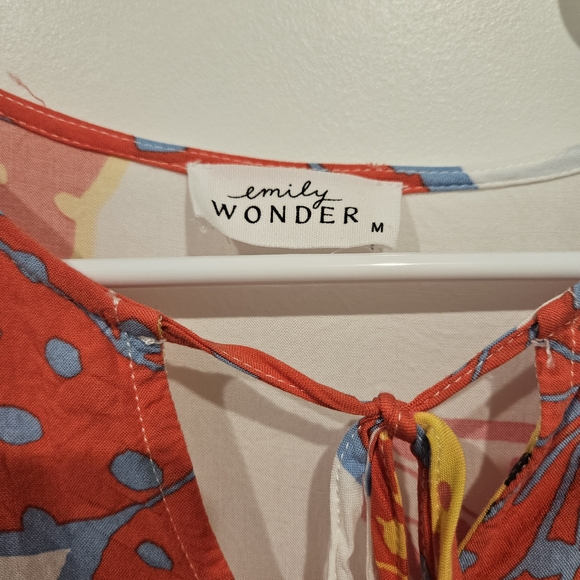 Emily Wonder Womens Top (M) - Picture 3 of 3